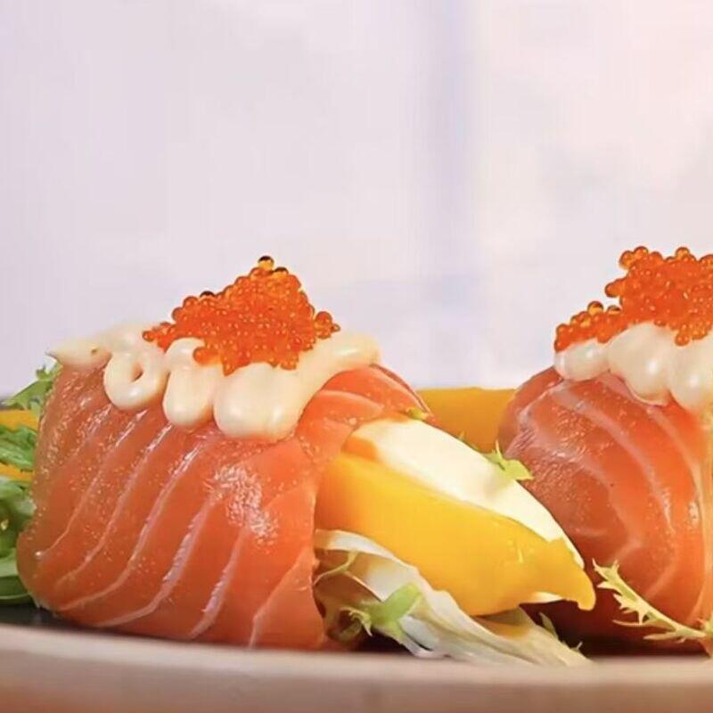 Salmon Mini Wrap (4)